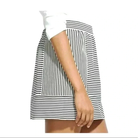 Madewell | Swivel Ponte | Classic Stripe Preppy Coastal Mini Skirt Size 0 XS XXS - Picture 5 of 6